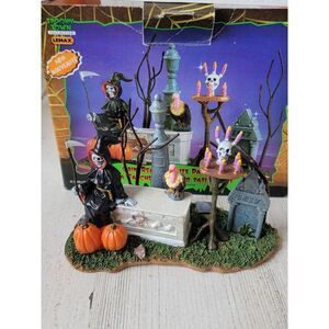 Lemax Grim Reaper Waits patiently spooky town Village accessory 2005